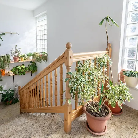 Charming With Balcony * 特罗吉尔