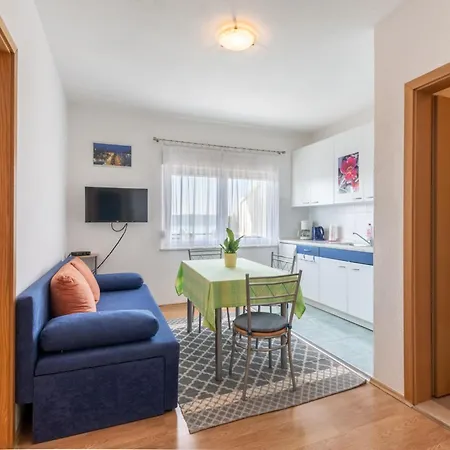 Charming With Balcony Апартаменты Трогир
