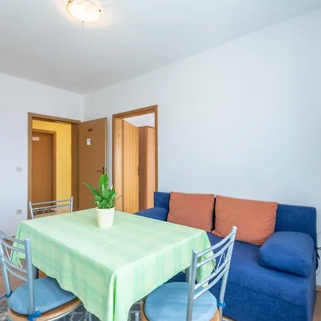 Апартаменты Charming With Balcony Трогир