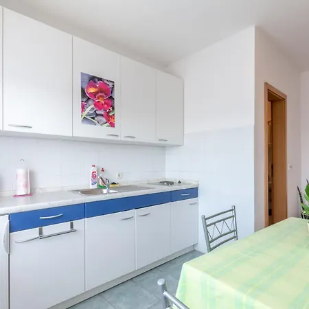 Charming With Balcony Apartment