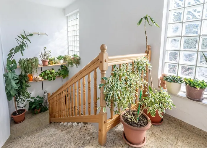 Charming With Balcony * 特罗吉尔