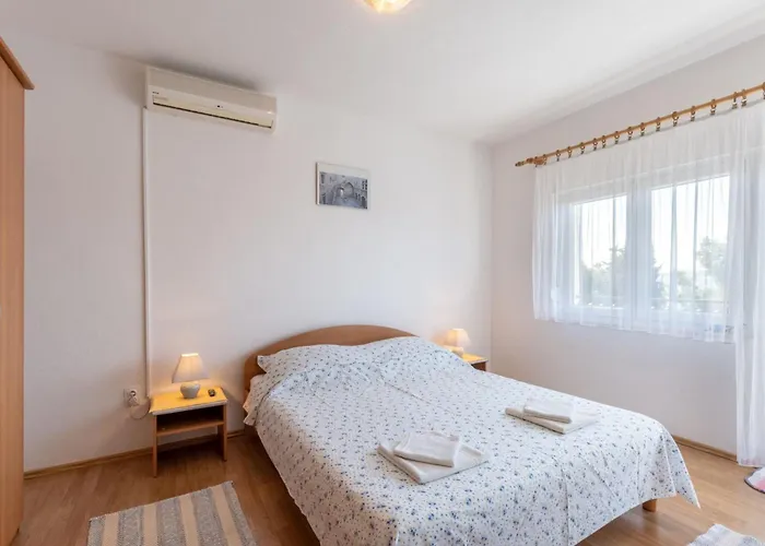 Charming With Balcony 公寓 特罗吉尔