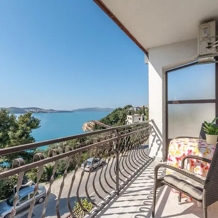 Charming With Balcony Apartmán *