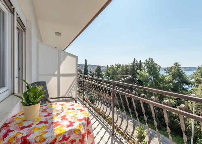 Charming With Balcony Apartmán Trogir